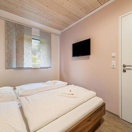 Large Apartment In Sankt Georgen With Balcony فورستاو المظهر الخارجي الصورة